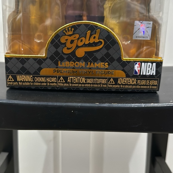 FUNKO - Gold Premium 12" Vinyl Figure - Lebron James - Picture 3 of 6